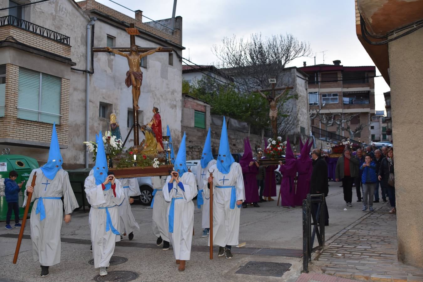 Fotos: Procesión del Santo Entierro en Cervera