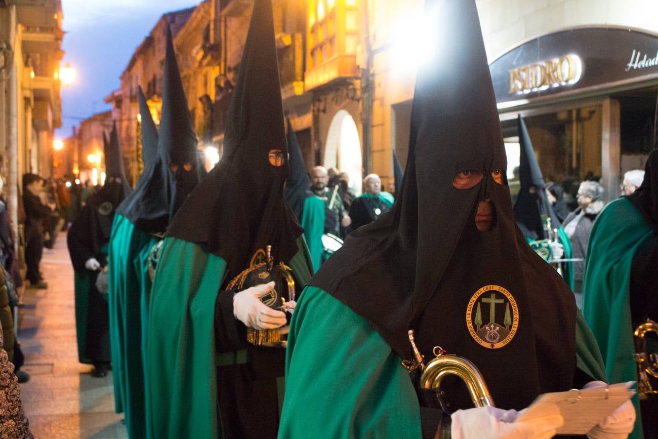 Fotos: Procesión del Santo Entierro en Santo Domingo