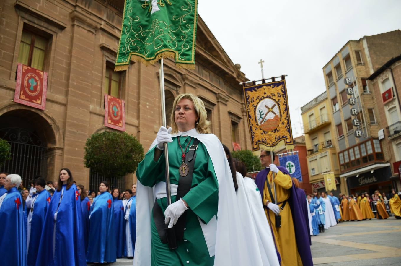 Fotos: Procesión del Cristo Resucitado en Calahorra