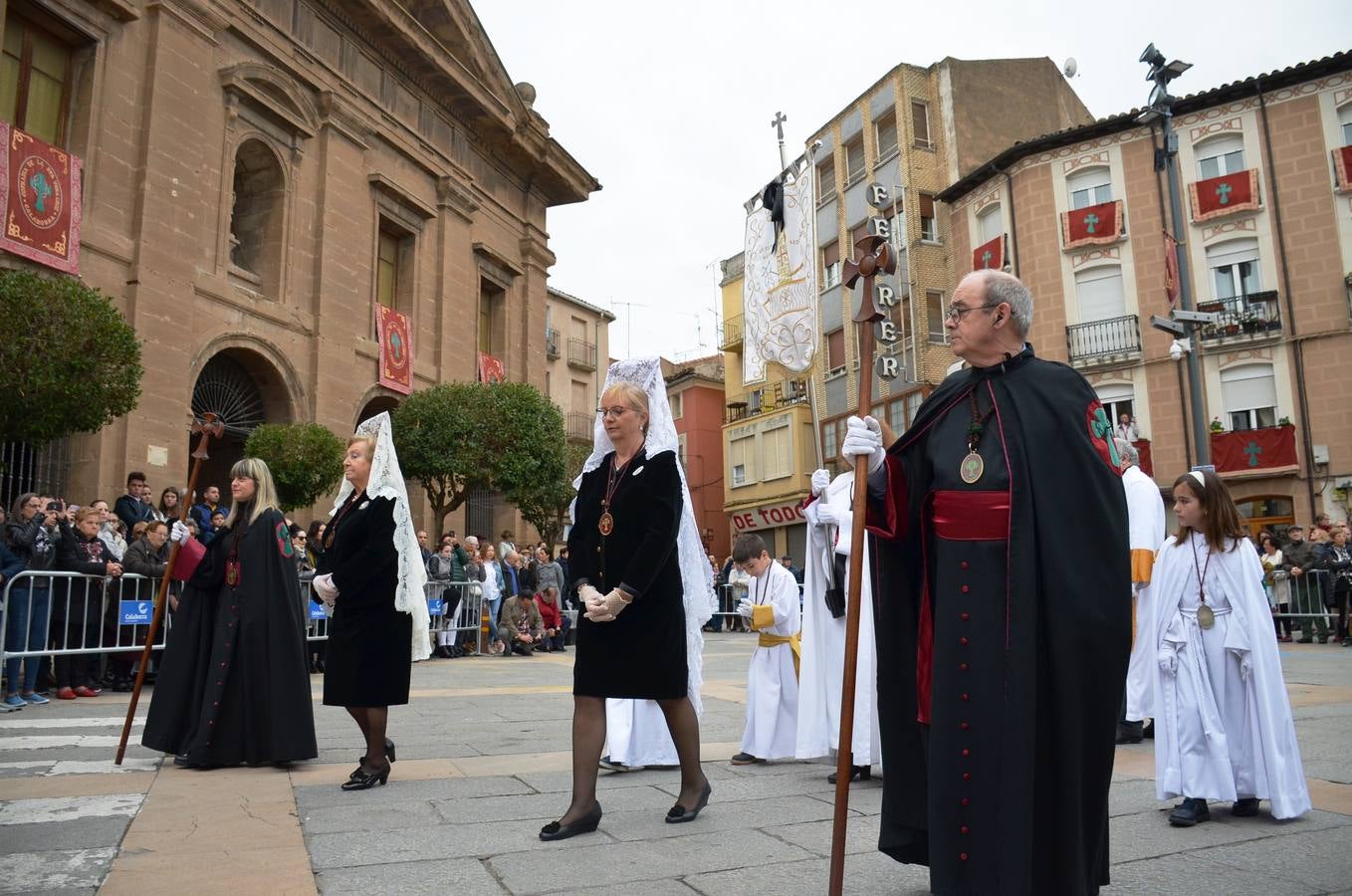 Fotos: Procesión del Cristo Resucitado en Calahorra