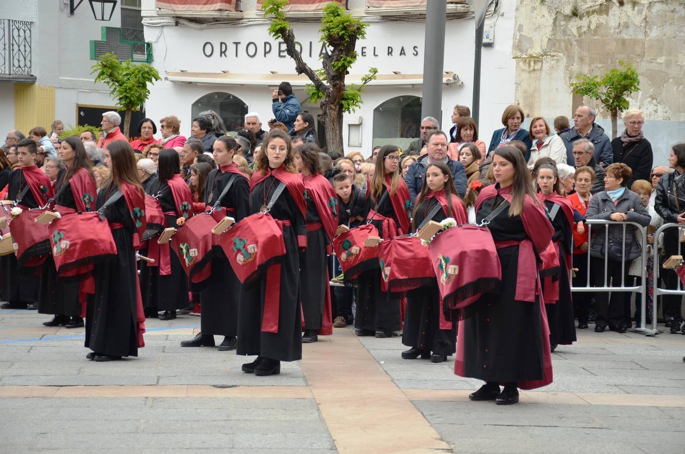 Fotos: Procesión del Cristo Resucitado en Calahorra