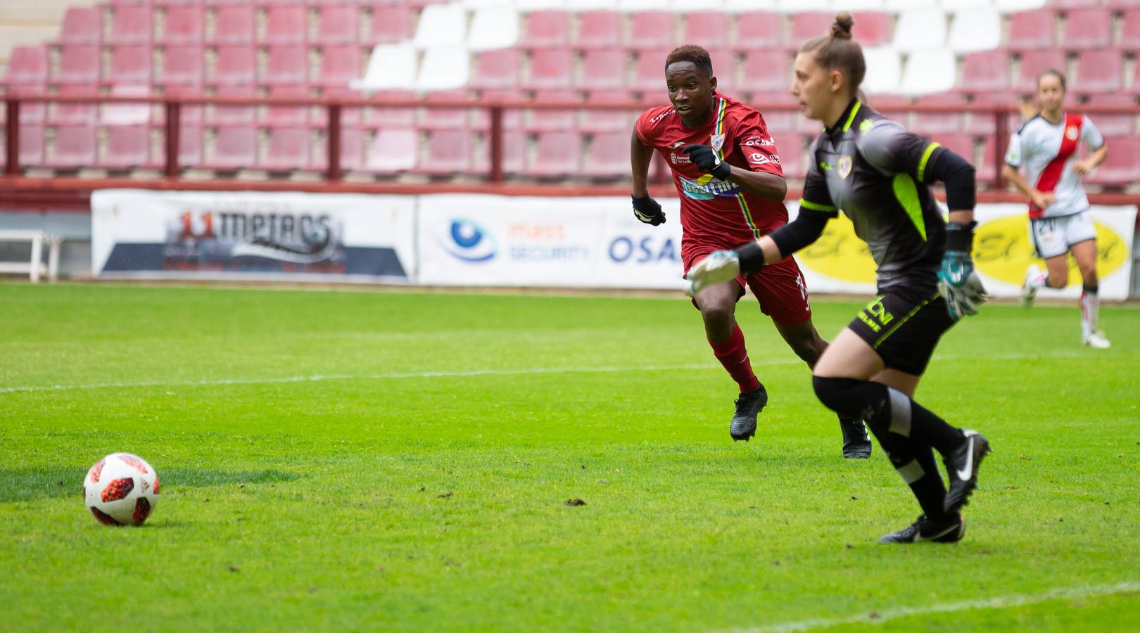 Fotos: Vital triunfo del EDF ante el Rayo (3-0)