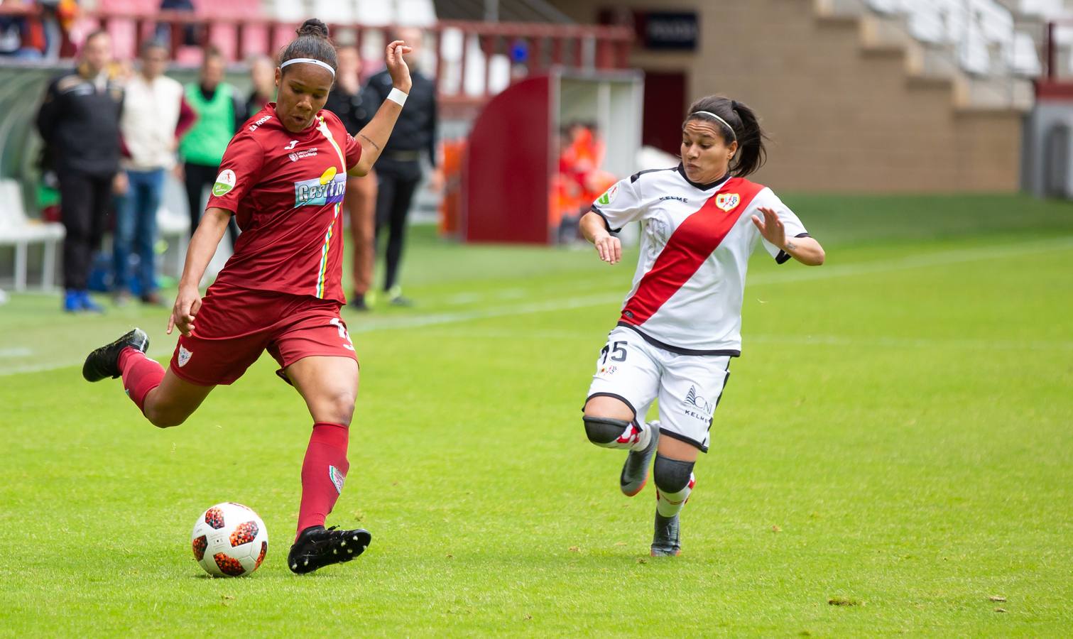 Fotos: Vital triunfo del EDF ante el Rayo (3-0)