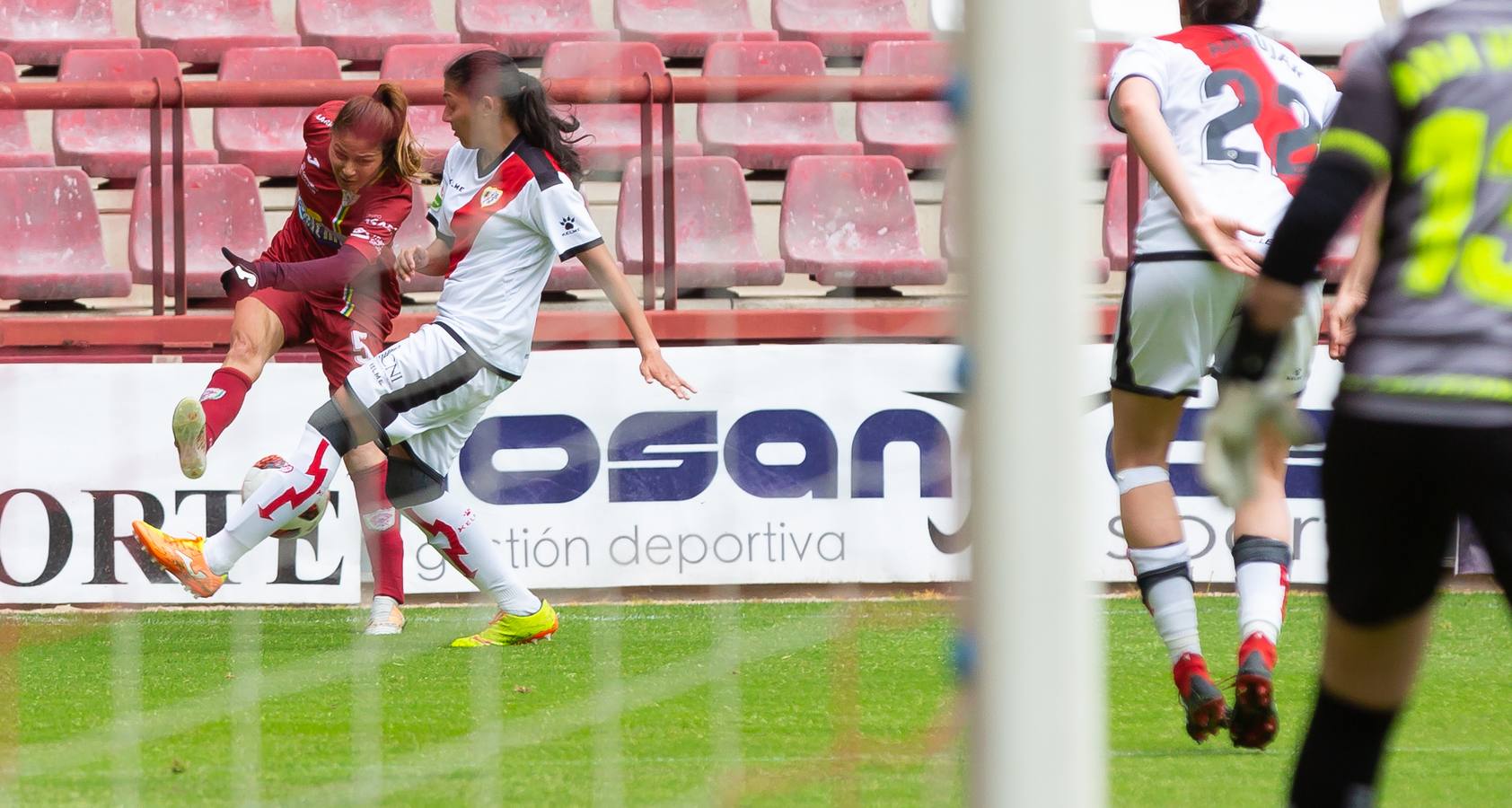 Fotos: Vital triunfo del EDF ante el Rayo (3-0)