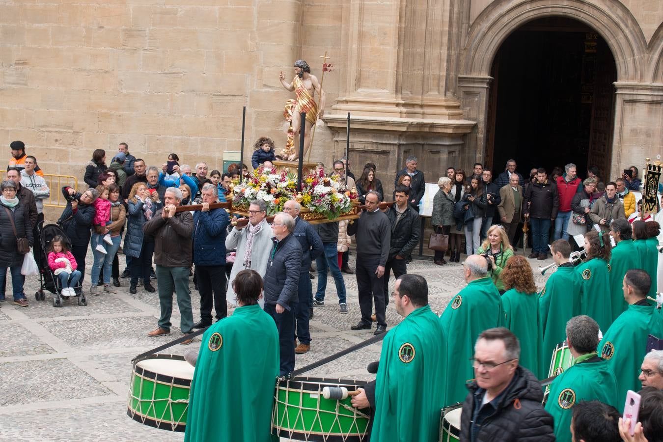 Fotos: Procesión del Resucitado, en Santo Domingo de la Calzada