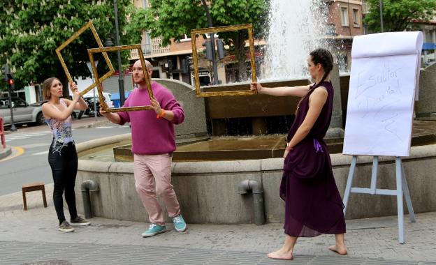 'La metamorfosis de la Lengua' se estrenó ayer junto a la obra de Escultor Daniel y se seguirá representando hasta el jueves. 