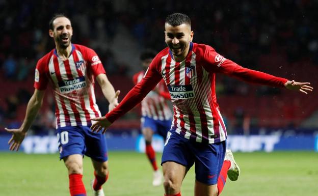 Correa celebra el gol de la victoria del Atlético. 