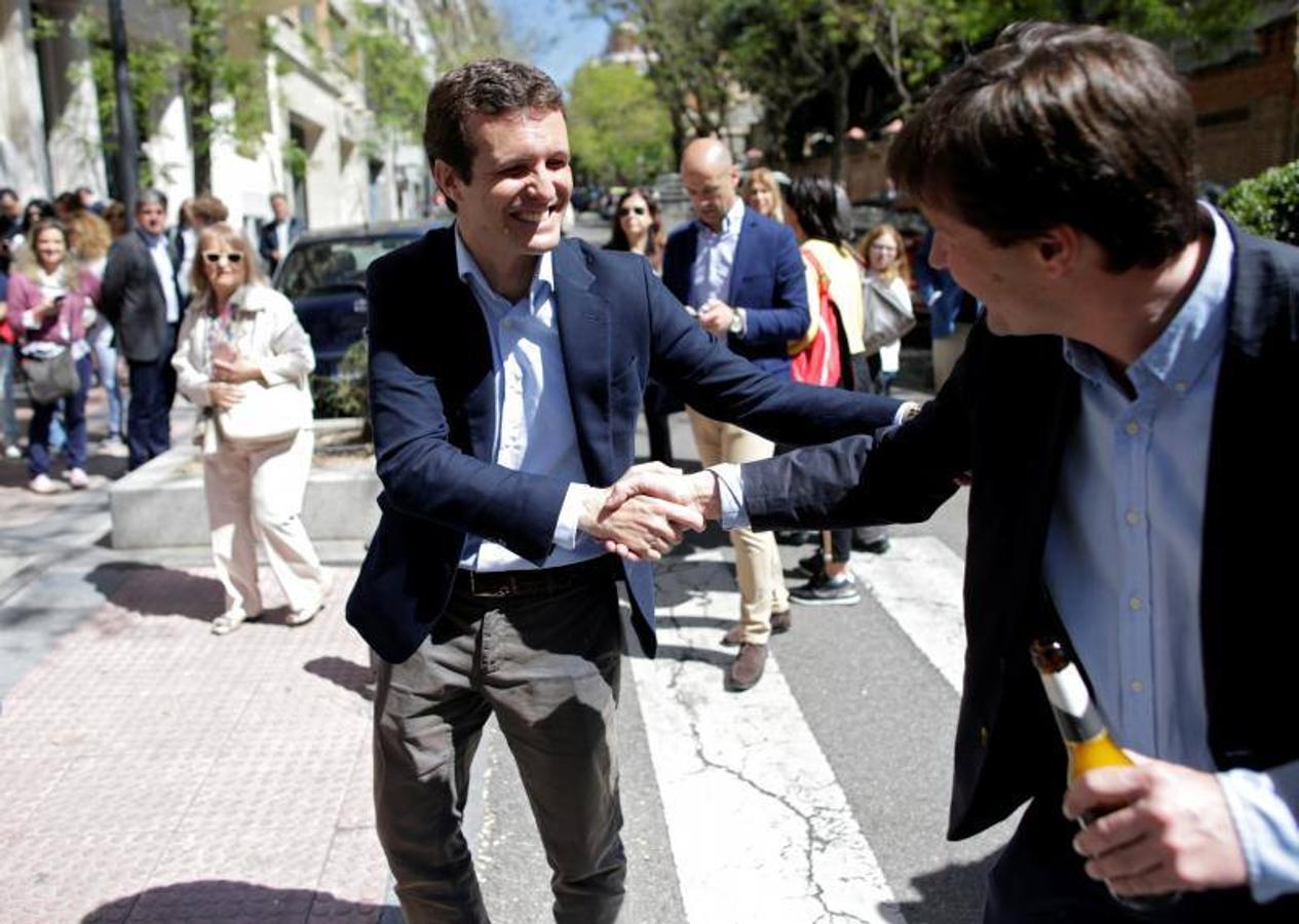 Fotos de la jornada electoral, candidatos y anécdotas en las votaciones de las elecciones generales 28A. En la imagen, Pablo Casado. 