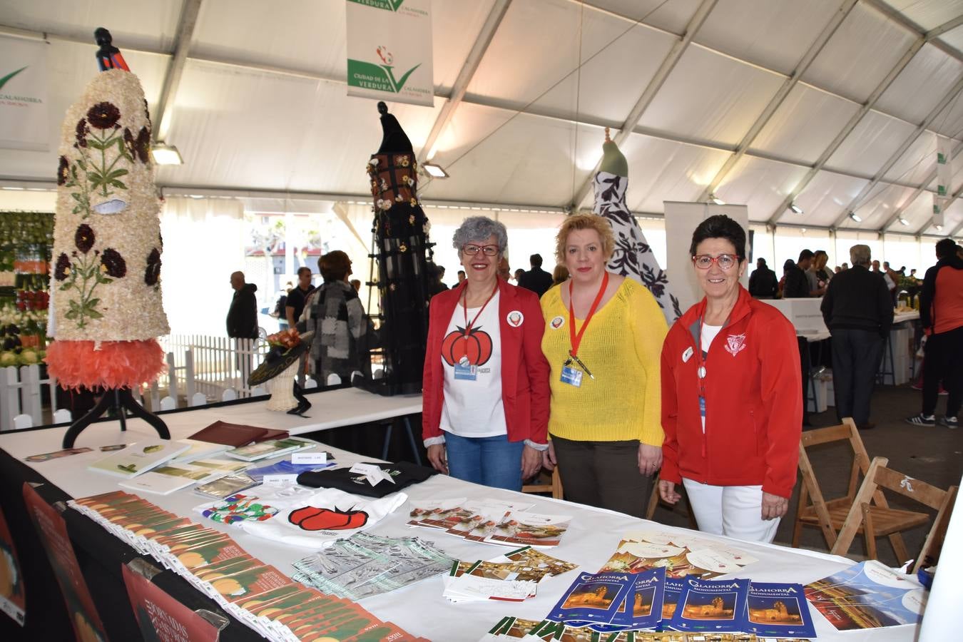 Veintidós expositores participan en el mercado, además de diferentes actividades en el aparcamiento del Silo 