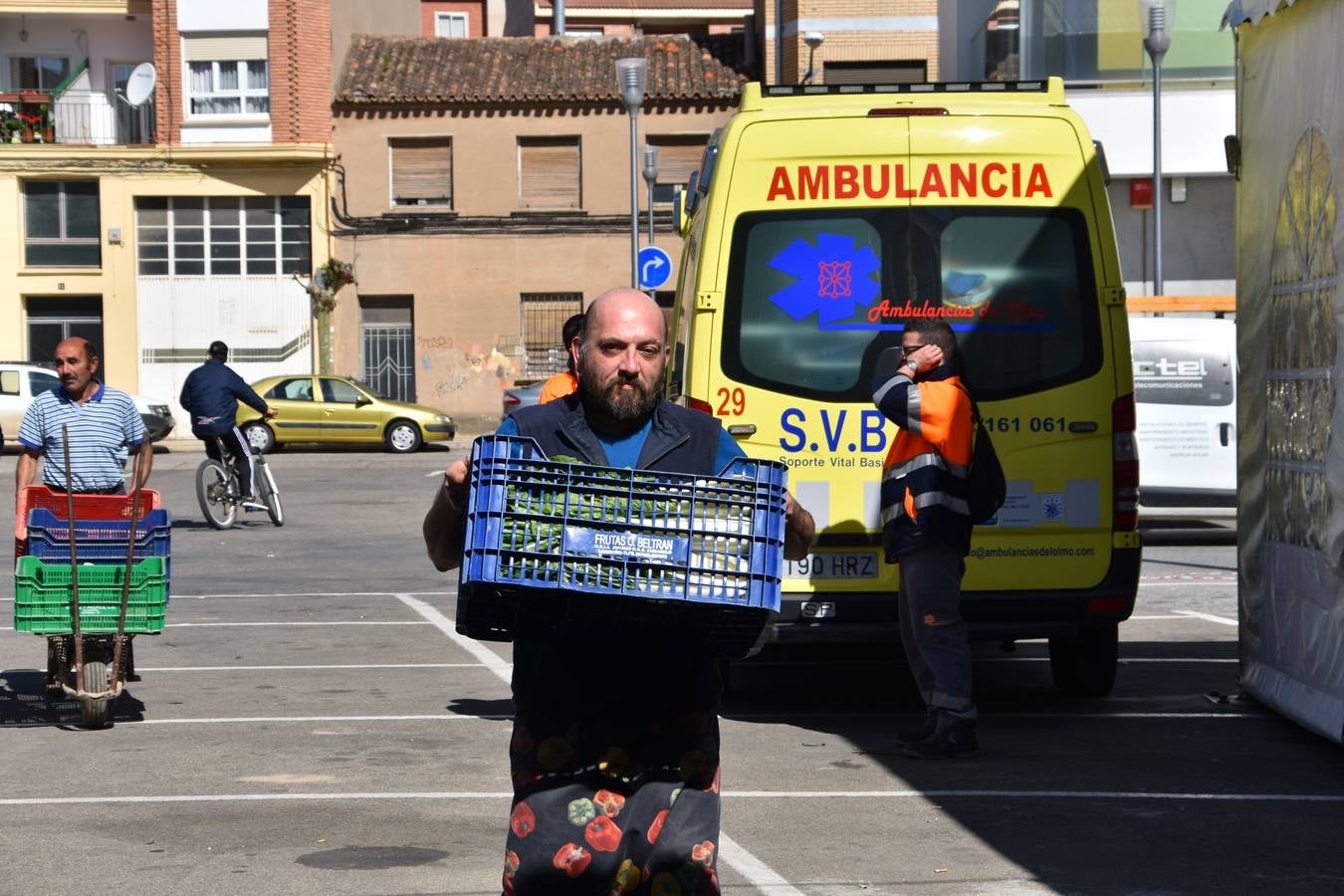 Veintidós expositores participan en el mercado, además de diferentes actividades en el aparcamiento del Silo 