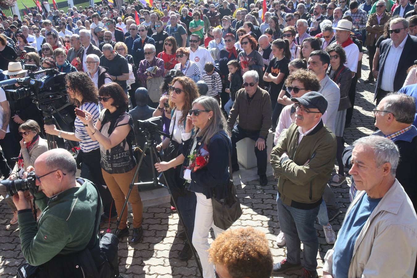 En el acto de hoy han participado, junto a los miembros de la asociación, representantes de sindicatos y partidos políticos