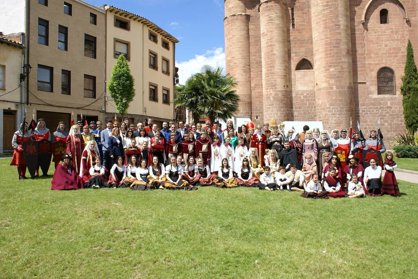 Fotos: Pregón del Primero de mayo y la aclamación de Fernando III el Santo en Nájera