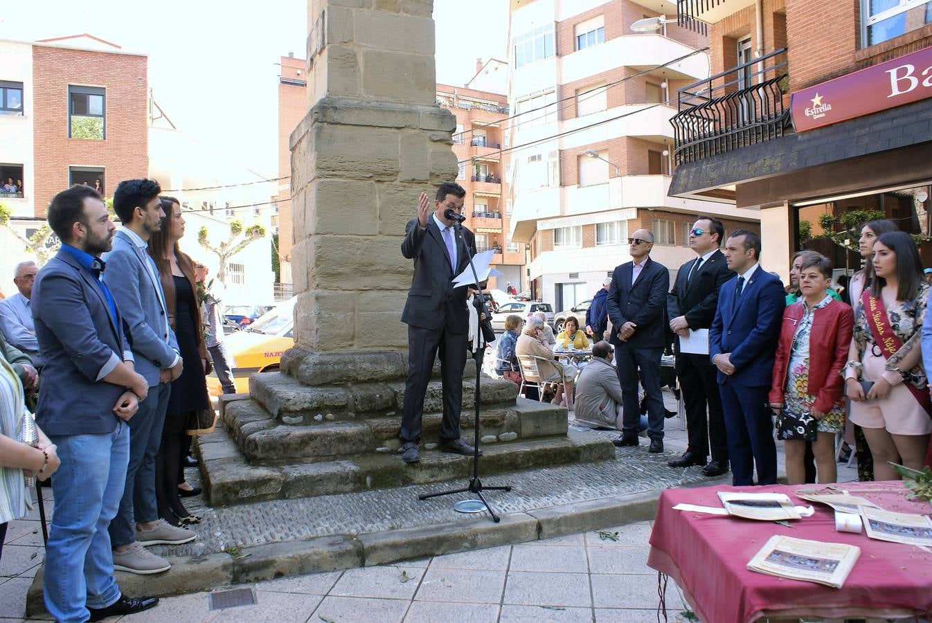 Fotos: Pregón del Primero de mayo y la aclamación de Fernando III el Santo en Nájera