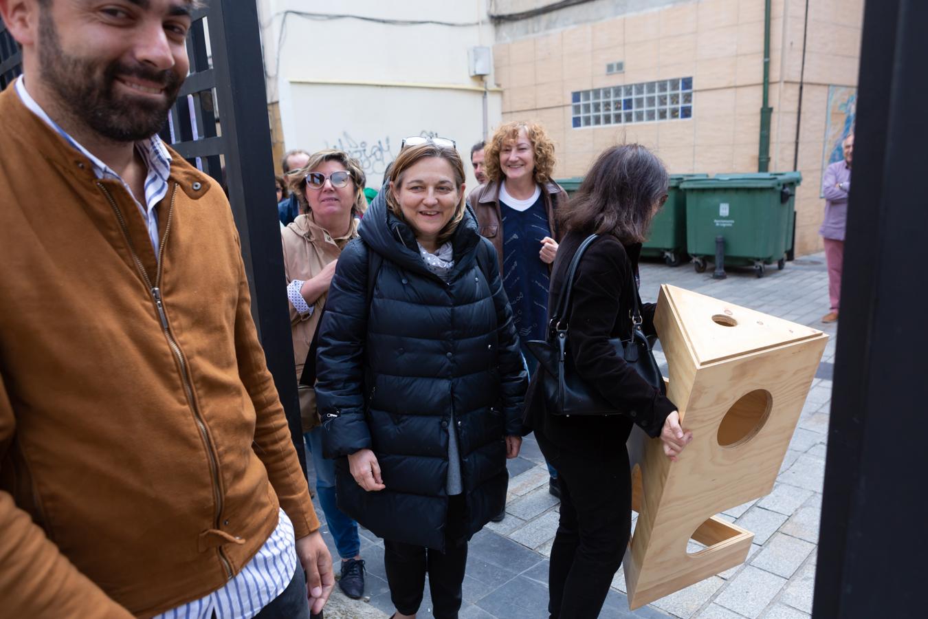 Fotos: Concéntrico reparte los módulos de la &#039;Taburete Tower&#039; entre los logroñeses