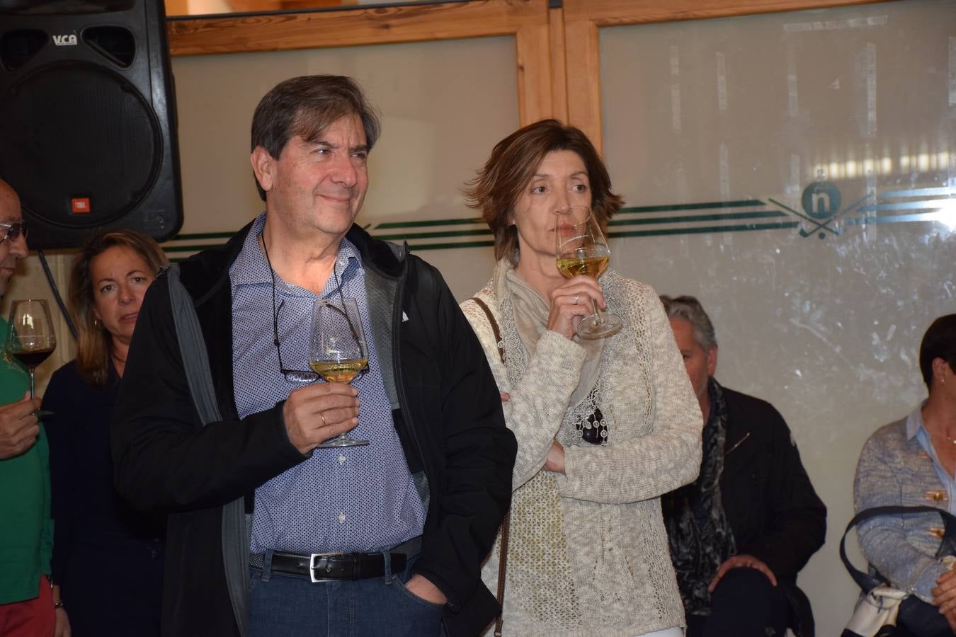 Los participantes en el Torneo Finca Valpiedra, de la Liga de Golf y Vino, disfrutaron de una cata de vinos de la bodega.