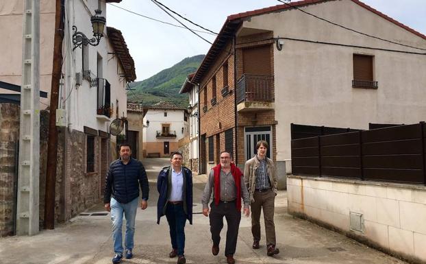 Carlos Cuevas por las calles de Matute.