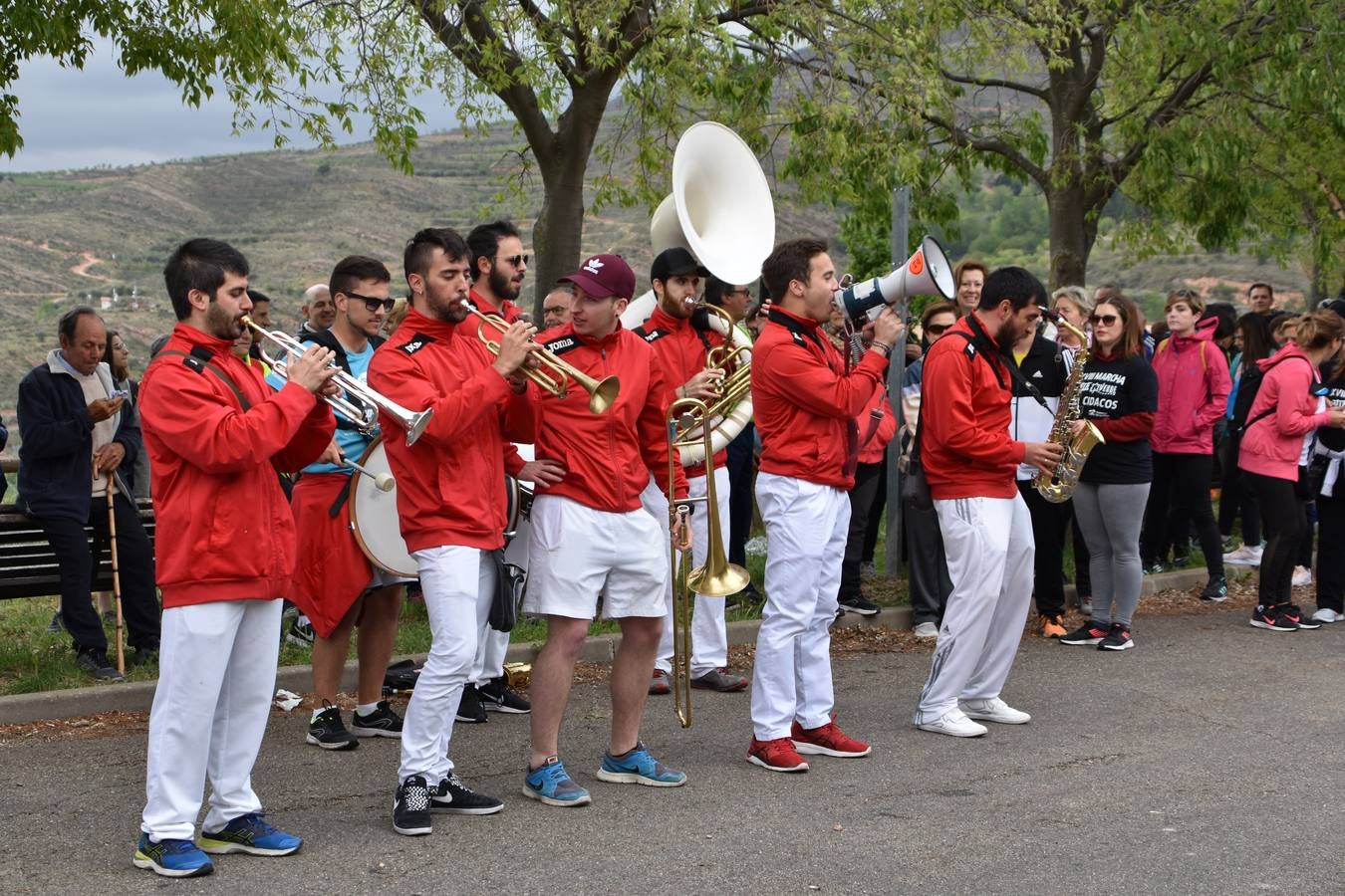 Participan más de 700 personas.