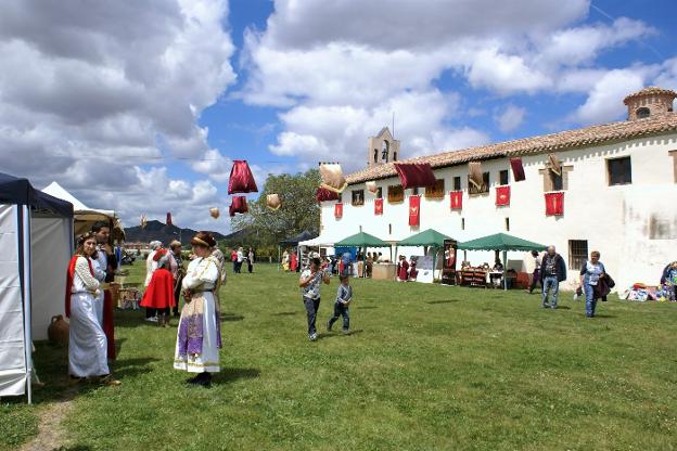 Tricio celebra su mercado romano y abre la sala museo