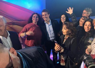 Imagen secundaria 1 - Casado llama en Logroño a unir el voto de la derecha