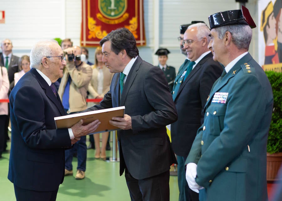 El Acuartelamiento de la Guardia Civil de Logroño ha celebrado este lunes un acto conmemorativo