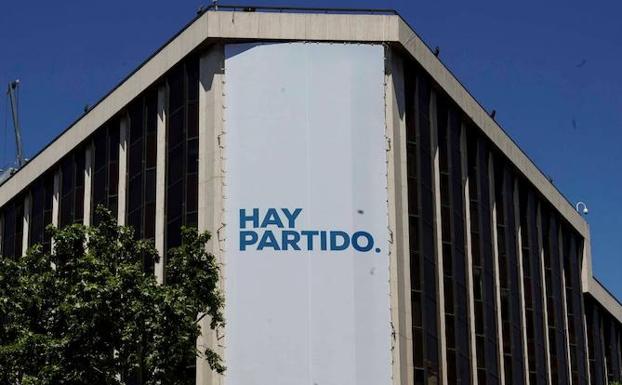 Fachada de la sede nacional del Partido Popular, en la calle Génova de Madrid.