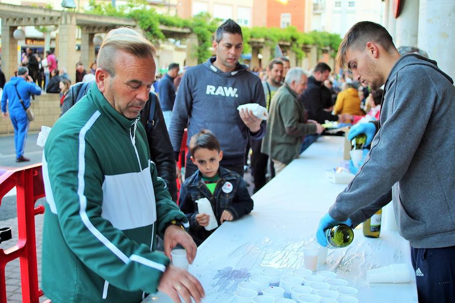 La asociación de mujeres ofreció una degustación de bocadillo