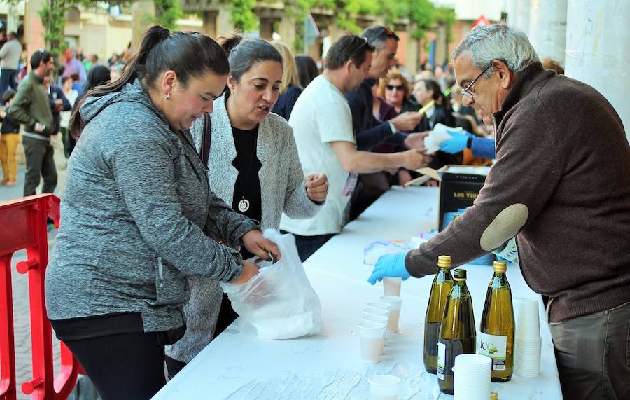 La asociación de mujeres ofreció una degustación de bocadillo