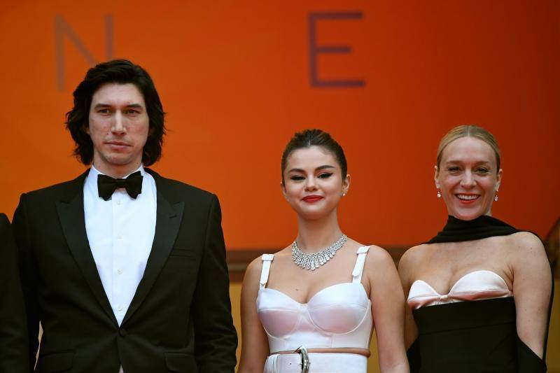 El actor estadounidense Adam Driver, la cantante Selena Gomez y la actriz Chloe Sevigny.