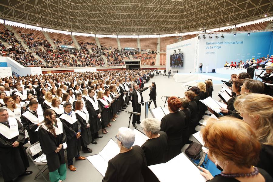 Ceremonia de graduación de los alumnos de Grado y Posgrado en la Plaza de Toros de Logroño