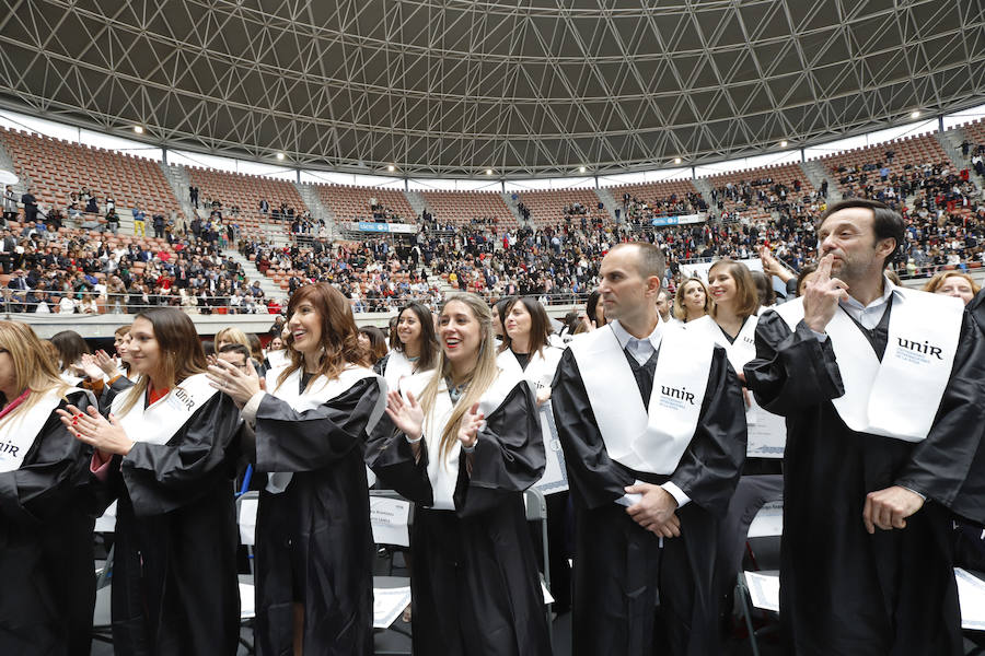 Ceremonia de graduación de los alumnos de Grado y Posgrado en la Plaza de Toros de Logroño