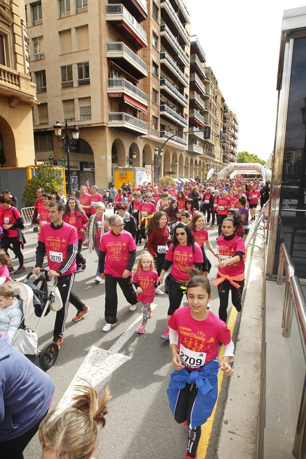 Fotos: Multitudinaria participación en la Carrera de la Familia (I)