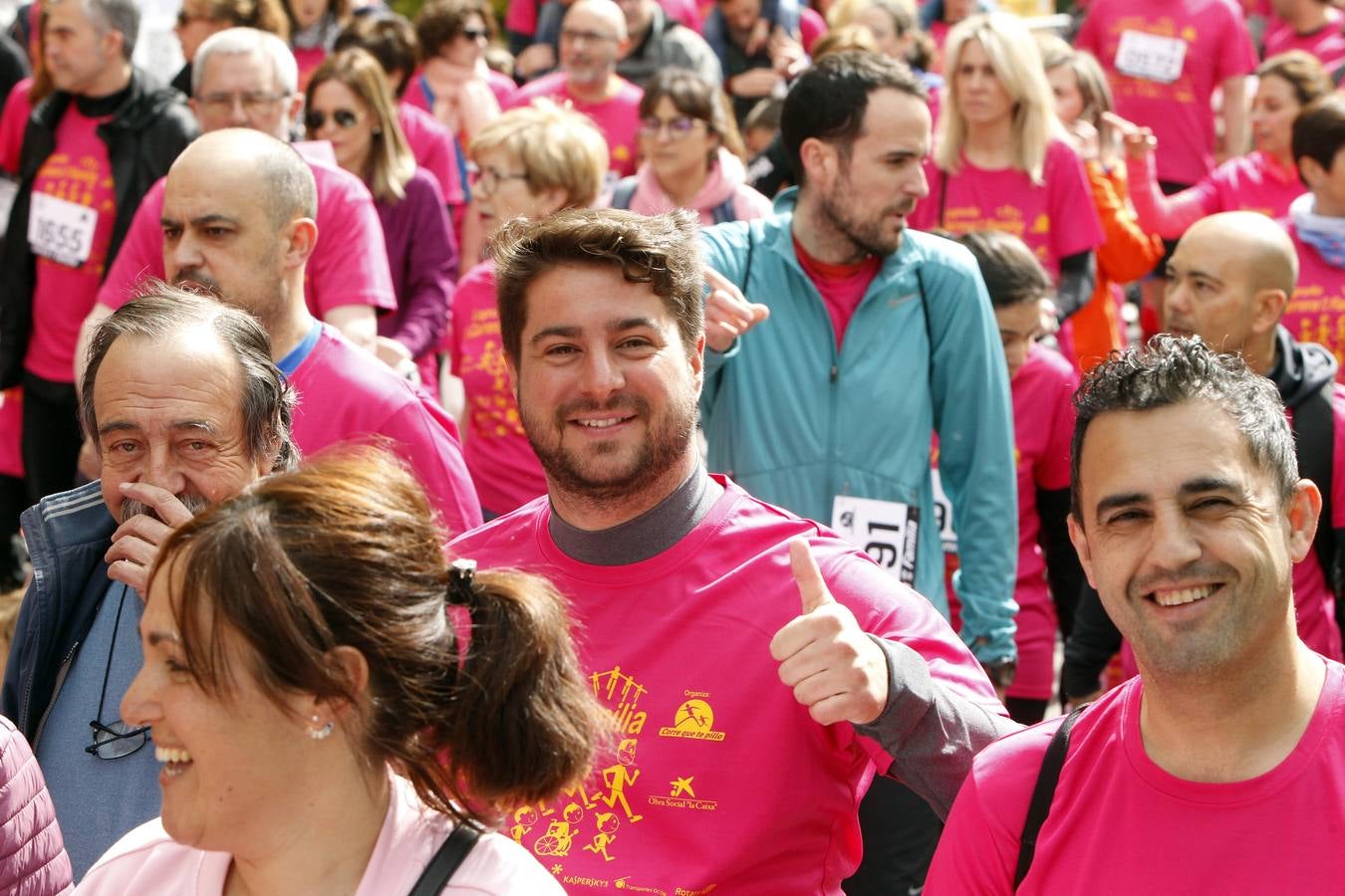 Fotos: Multitudinaria participación en la Carrera de la Familia (I)