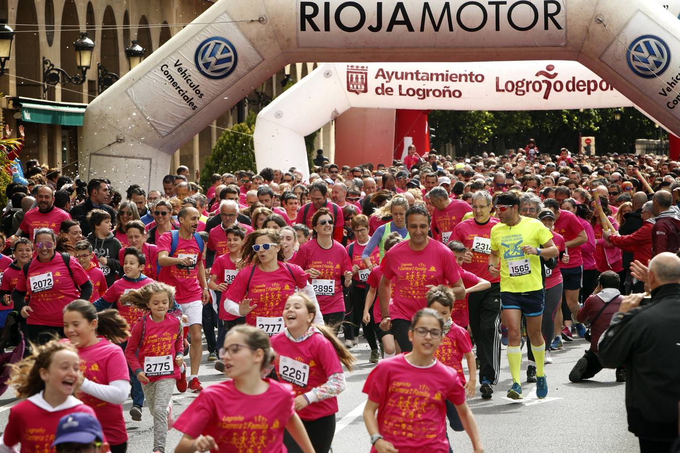 Fotos: Multitudinaria participación en la Carrera de la Familia (II)