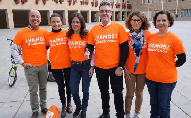 Candidatos de Cs al Ayuntamiento de Logroño con Julián San Martín a la cabeza.