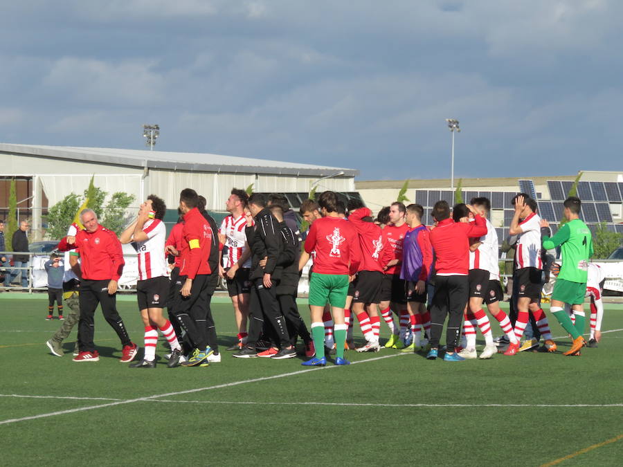 un final emocionante, con toda la afición en el campo homenajeando a sus 'campeones'