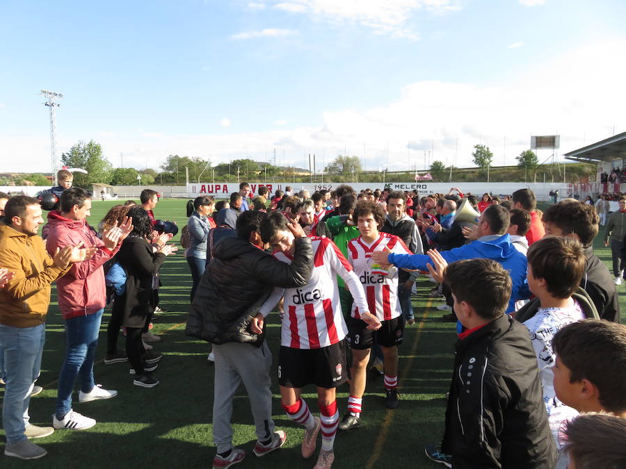 un final emocionante, con toda la afición en el campo homenajeando a sus 'campeones'