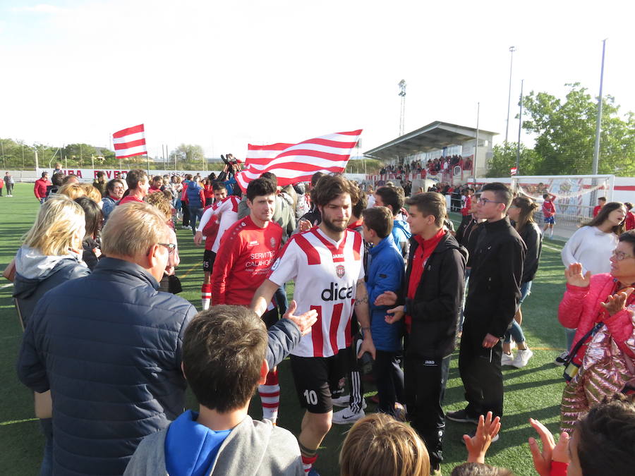 un final emocionante, con toda la afición en el campo homenajeando a sus 'campeones'