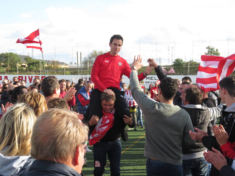 un final emocionante, con toda la afición en el campo homenajeando a sus 'campeones'