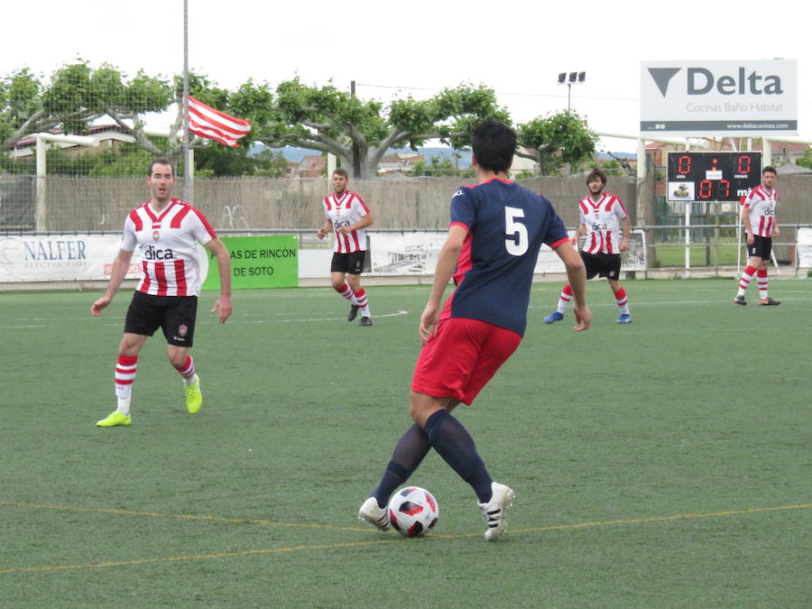 un final emocionante, con toda la afición en el campo homenajeando a sus 'campeones'