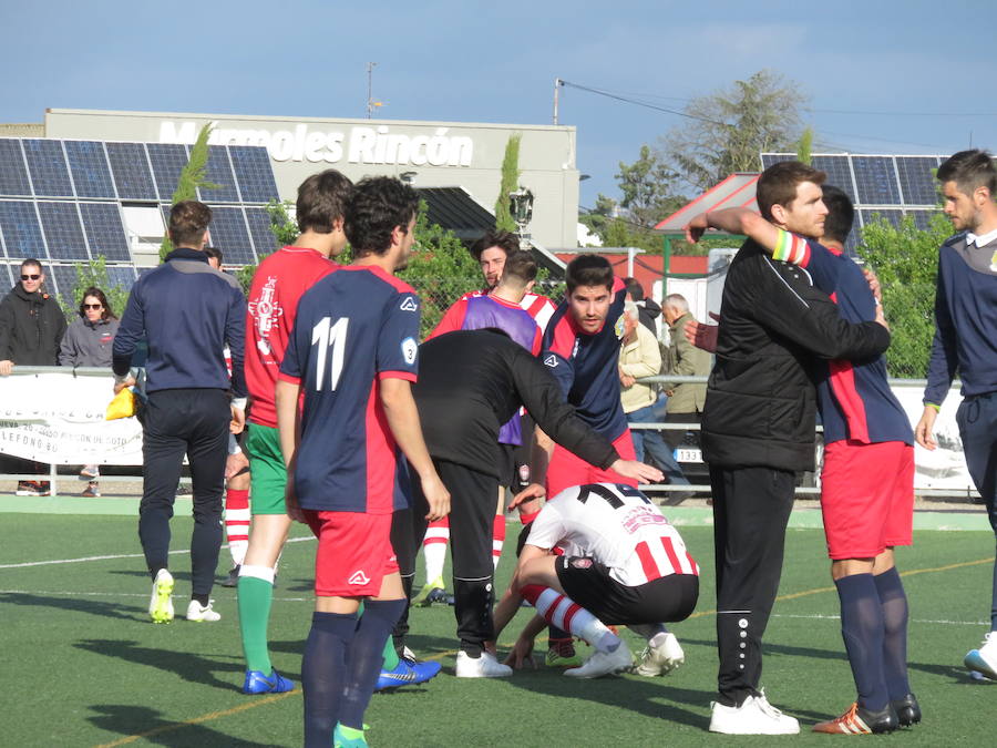 un final emocionante, con toda la afición en el campo homenajeando a sus 'campeones'