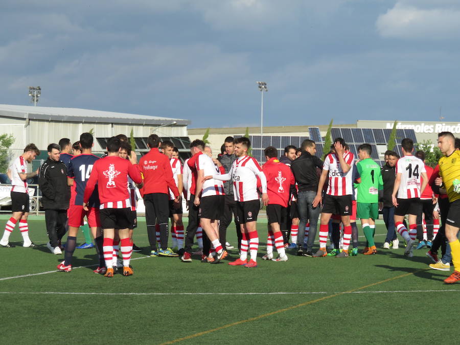 un final emocionante, con toda la afición en el campo homenajeando a sus 'campeones'