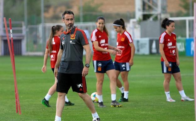 Jorge Vilda, durante un entrenamiento. 