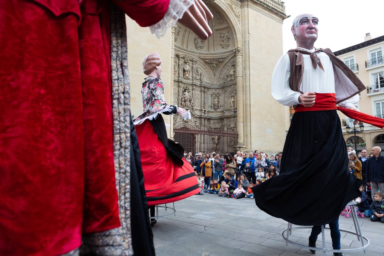 Han salido este sábado a la plaza logroñesa en la que ha habido actividades y una representación teatral