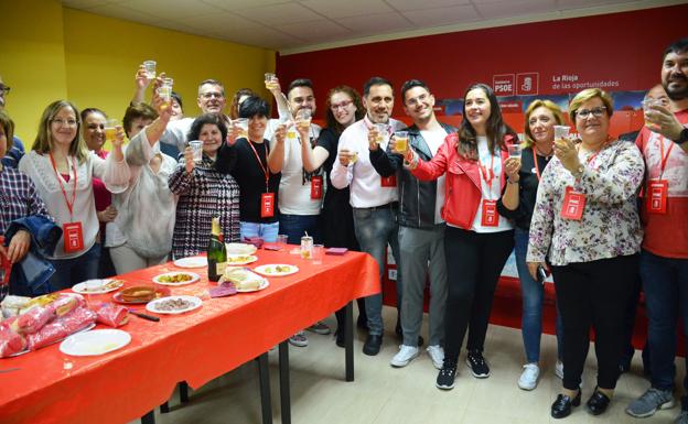 El PSOE de Calahorra celebra la victoria.