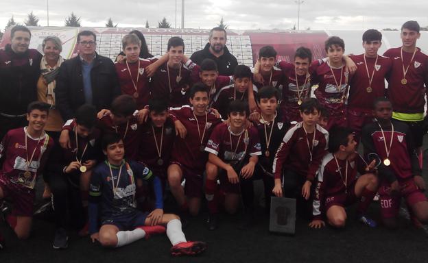 El EDF ganó en la categoría Infantil de su torneo