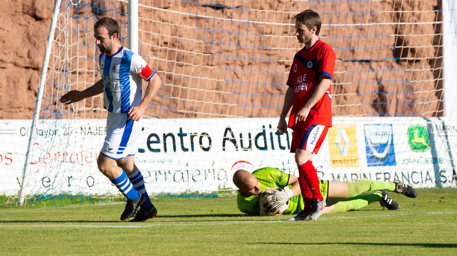 Los de Roberto Ochoa quedan apeados del 'play off' de ascenso tras empatar a un tanto contra los navarros