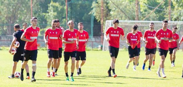 La plantilla blanquirroja, durante su último entrenamiento. :: sonia tercero