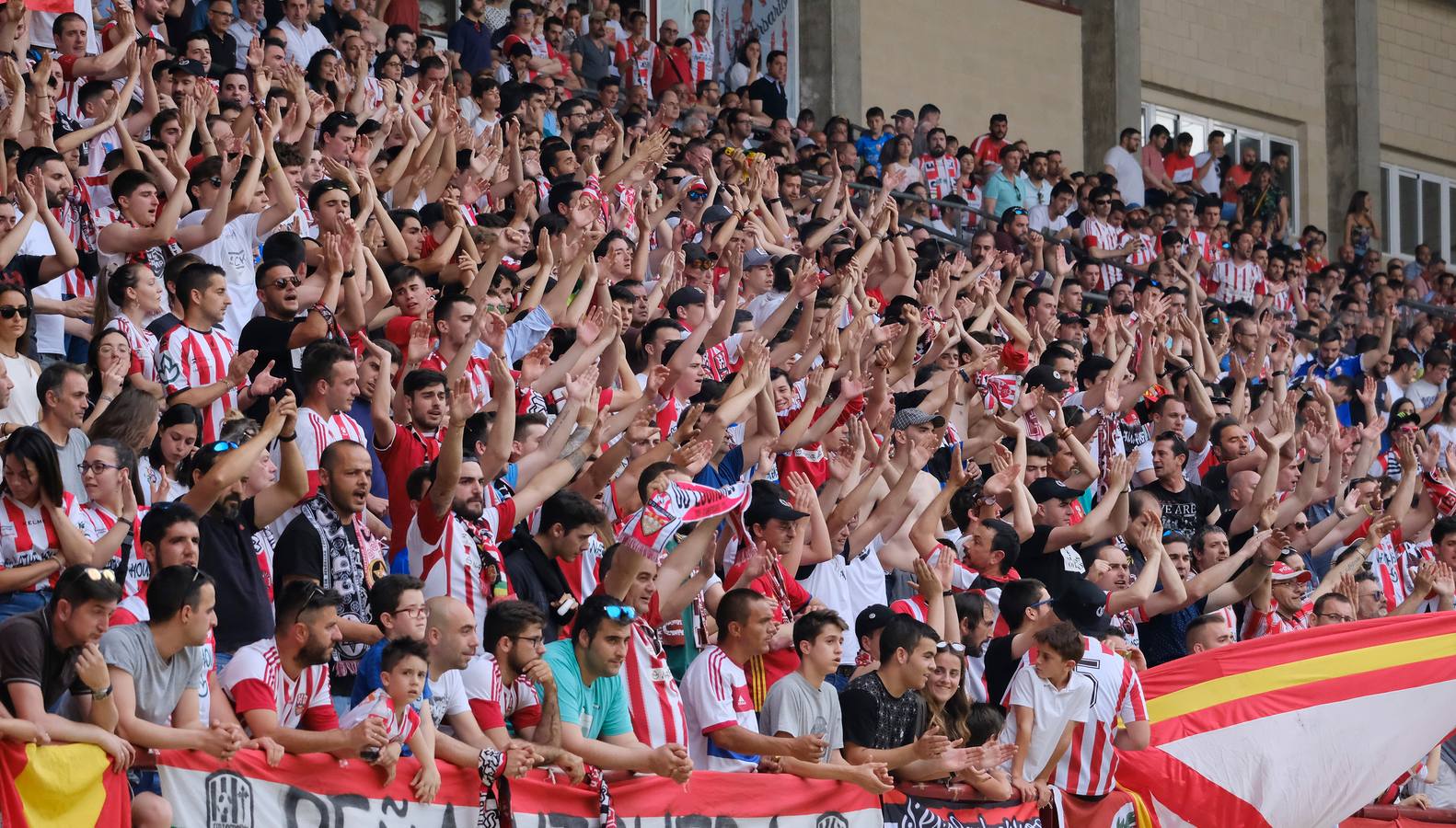 Fotos: UDL-Badajoz: el ambiente previo