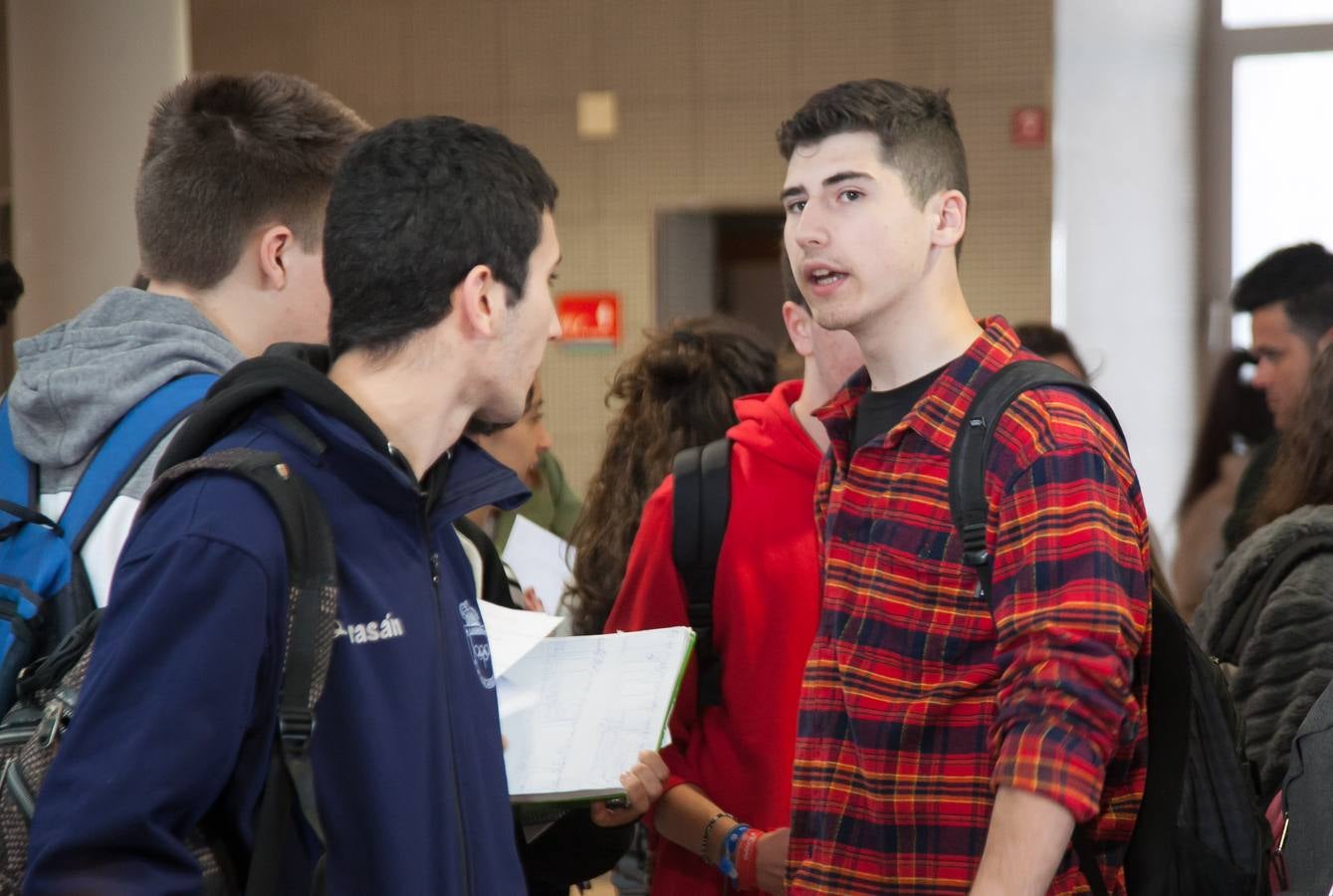 Fotos: Comienza la EBAU en Logroño