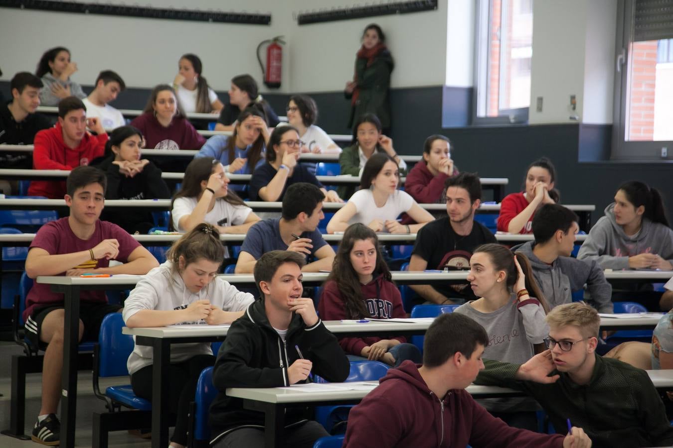 Fotos: Comienza la EBAU en Logroño